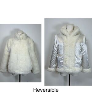 NWOT Pretty Rugged White Reversible Faux Fur Bomber Jacket Women’s Size Small